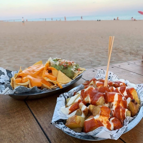 Tenéis 10 días para disfrutar de unos nachos y unas bravas calamar en la playa 