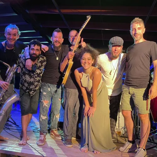 El viernes 2 de julio estuvieron en directo:@groovandsounds T 