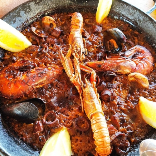 Bon dijous de Paella de dia i Le Tropical de nit Ens encanten les vostres 