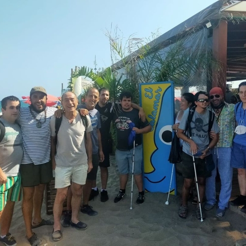 Hoy nos ha visitado el equipo de la ONCE, de Barcelona, de fútbol sala pa 