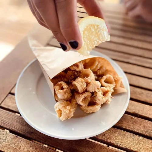 Bon dissabte, calamares!!Alargar el vermut para esperar... La paella 