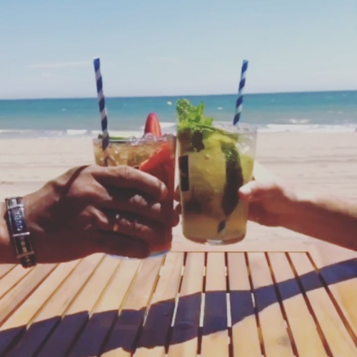 Bona Diada!! Gaudeix molt de la Platja del Prat i de la nostra guingueta 