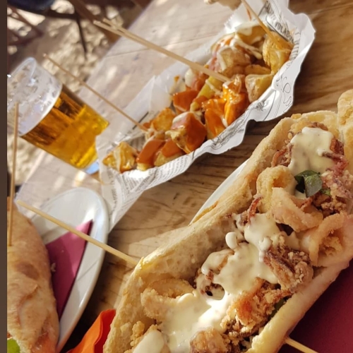 Bon diumenge, calamares!!Os recordamos dos cositas: La cocina no cierra al 