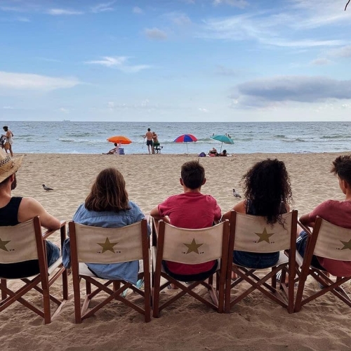 La Platja del Prat és un bon lloc per a esperar...un somriurela llum de 