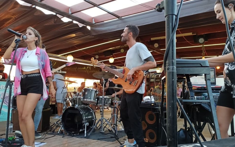 Bon dissabte, calamares!!Avui el capvespre tenia so del mar i de We Dance Band 