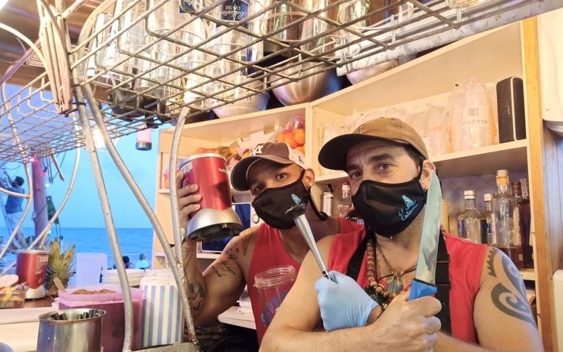 Qui ha demanat un c&ograve;ctel amb el millor capvespre del litoral i amb molt d 