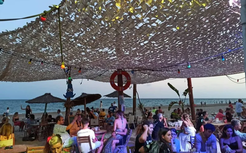Los domingos el atardecer de la Platja tiene sonido a Groov' & Sounds 