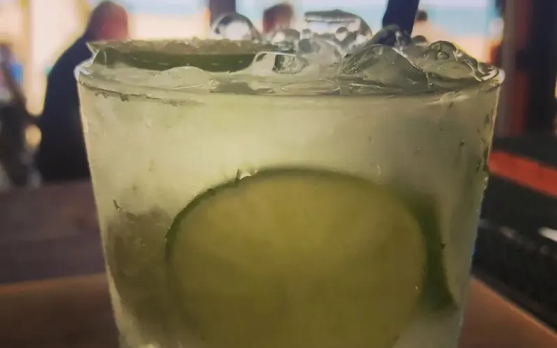 Caipirinha #medusabyelcalamar• Cachaça• Lima• 